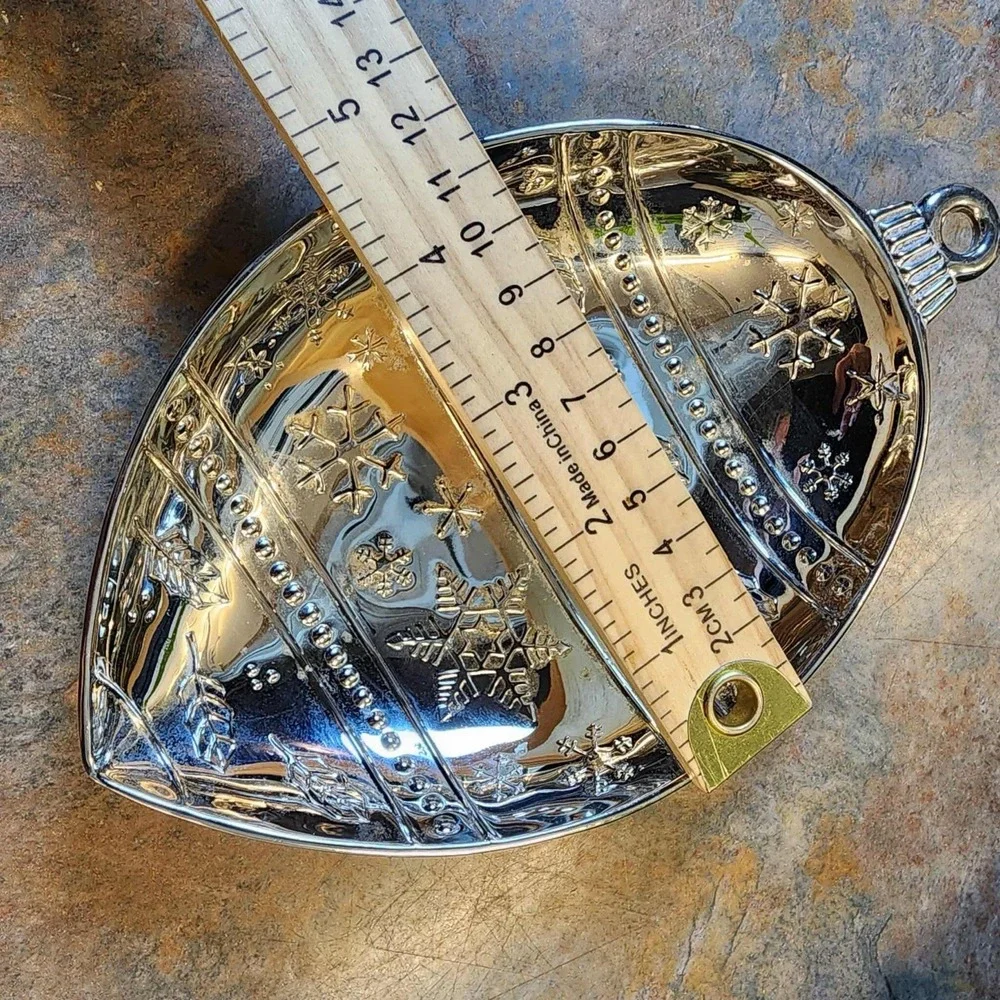 International Silver Co Ornament Dish 11